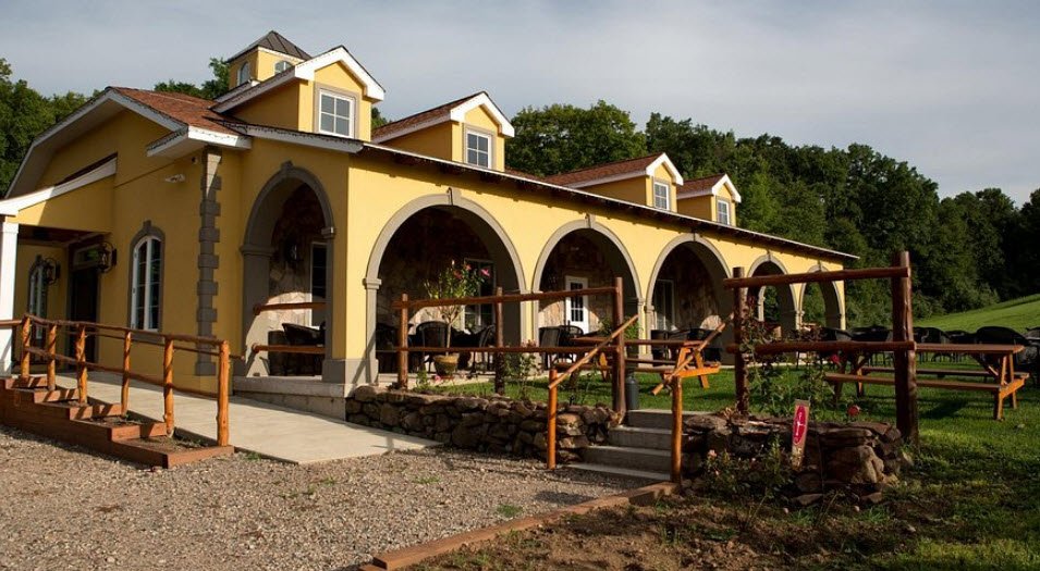 Paradise Hills Vineyard and Winery, Connecticut, USA